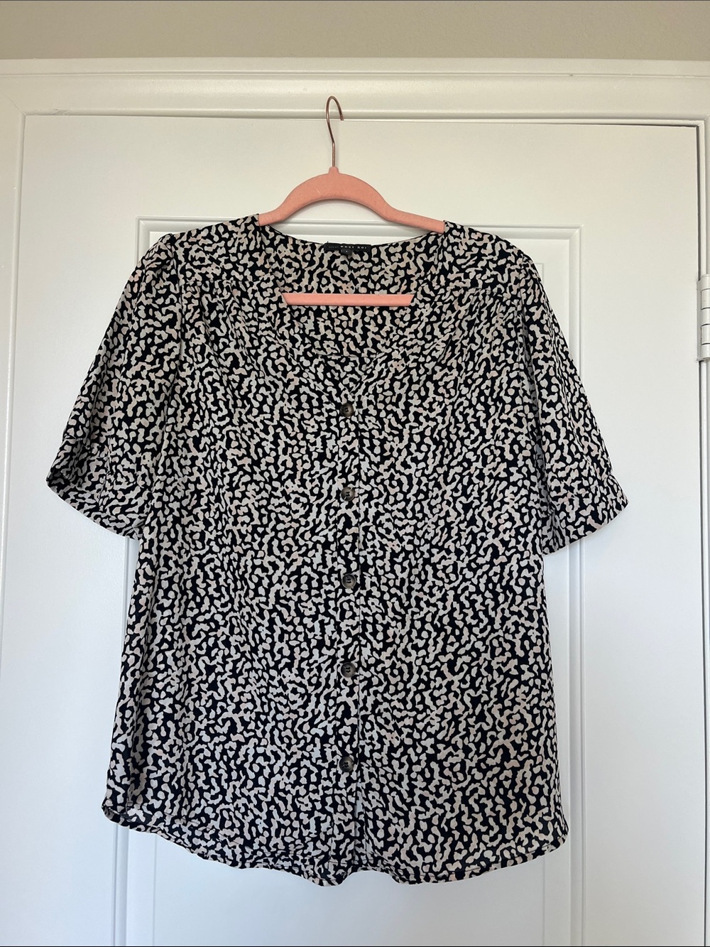 West Kei Black and Cream Button-Front Printed Blouse